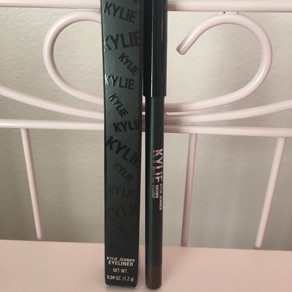 Kylie Eyeliner in Brown